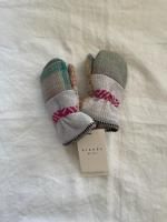 <img class='new_mark_img1' src='https://img.shop-pro.jp/img/new/icons14.gif' style='border:none;display:inline;margin:0px;padding:0px;width:auto;' />SISSEL EDELBO�� LELU MINI MITTENS (B: 1-3Y)