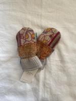 <img class='new_mark_img1' src='https://img.shop-pro.jp/img/new/icons14.gif' style='border:none;display:inline;margin:0px;padding:0px;width:auto;' />SISSEL EDELBO�� LELU MINI MITTENS (C: 3-6Y)