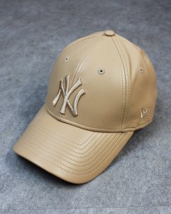 New Era New York Yankees 9Forty PU Leather Strapback Cap Tan - Women's