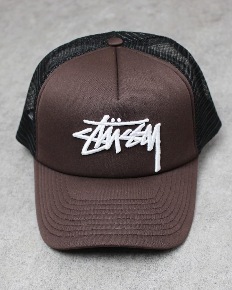 直売正規 STUSSY CROWN STOCK TRUCKER CAP ブラウン - メンズ