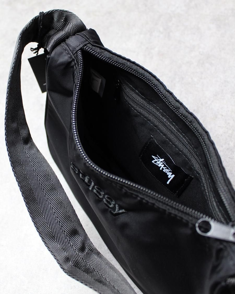 stussy バック刺繍ビッグロゴ ダック10月まで！ 27500→24000 メンズ
