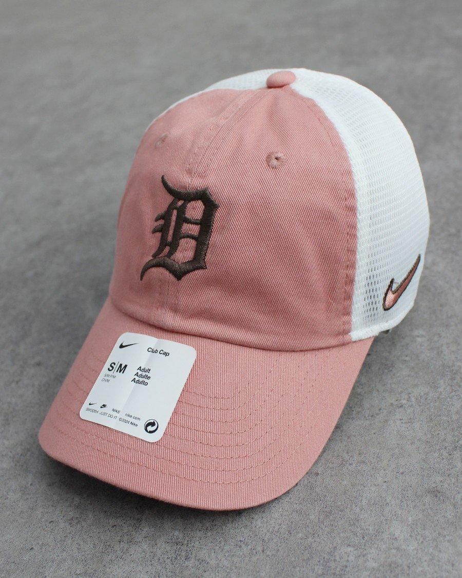 Nike ピンク トラッカーキャップ メッシュキャップ ケプカ マキロイ NIKE MLB Detroit Tigers Trucker Strapback Cap - Pink/White ナイキ