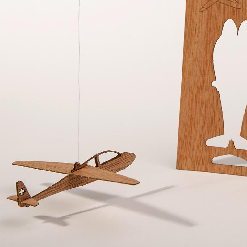 木製ポストカード（グライダー） - formes Berlin - ドイツのデザインアイテム専門ショップ、ヒューレン・ベルリン