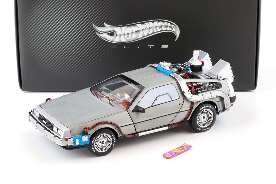 ミニカー 1/18スケール ホットウィール(Hot Wheels) バック・トゥ・ザ・フューチャー デロリアン DeLorean Back To  The Future TIME MACHINE