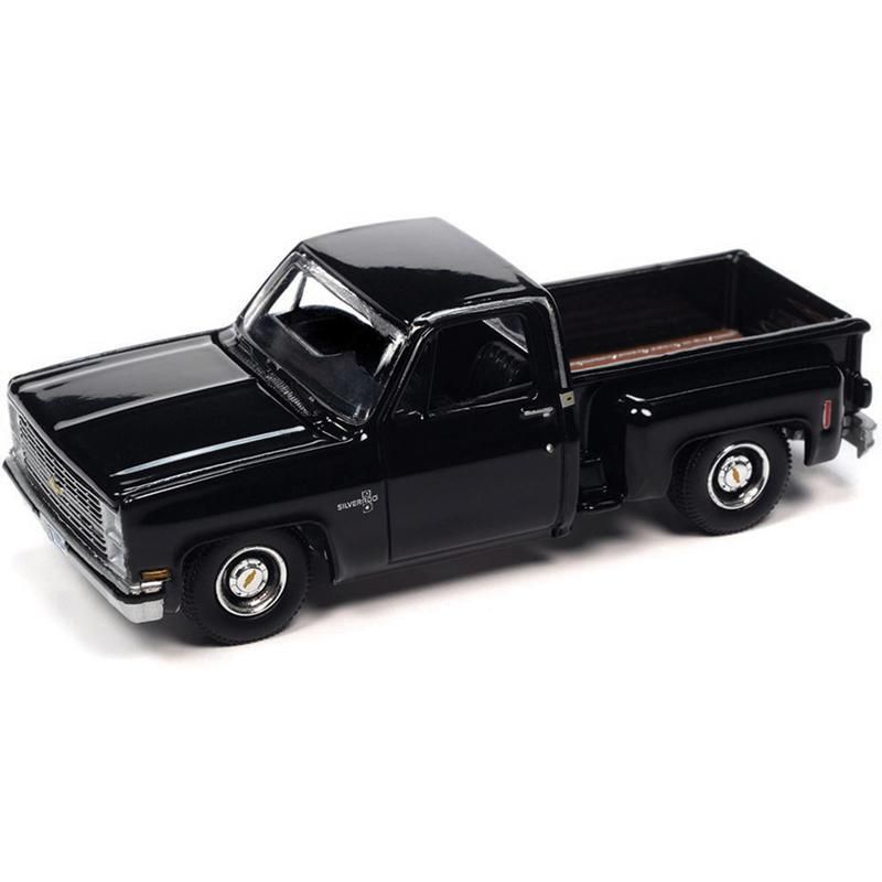 ミニカー 1/64スケール Auto World 1983 Chevrolet Silverado Stepside 