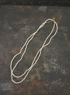 soi accessory ホワイトシェルQUARTZ(ラフカット）真鍮ネックレス