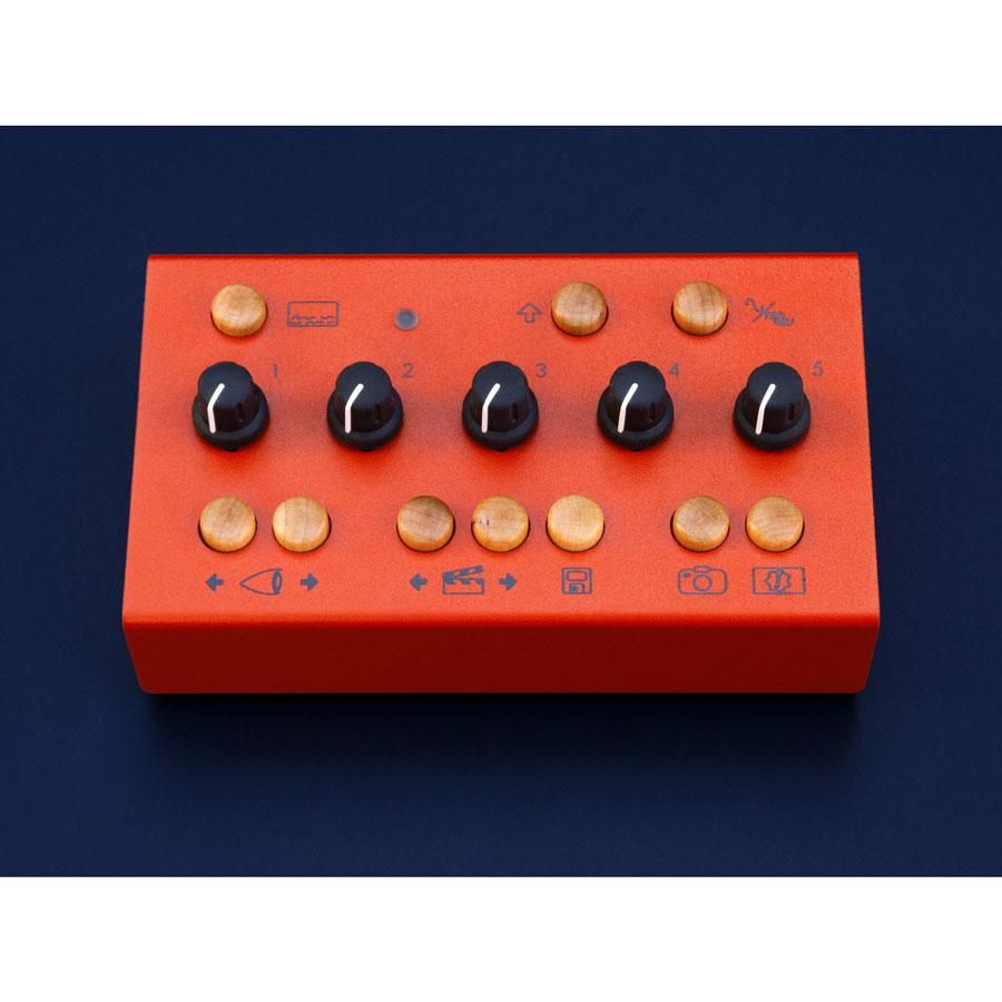 Critter & Guitari | EYESY | シンセサイザー ガジェット系シンセ | Five G music technology