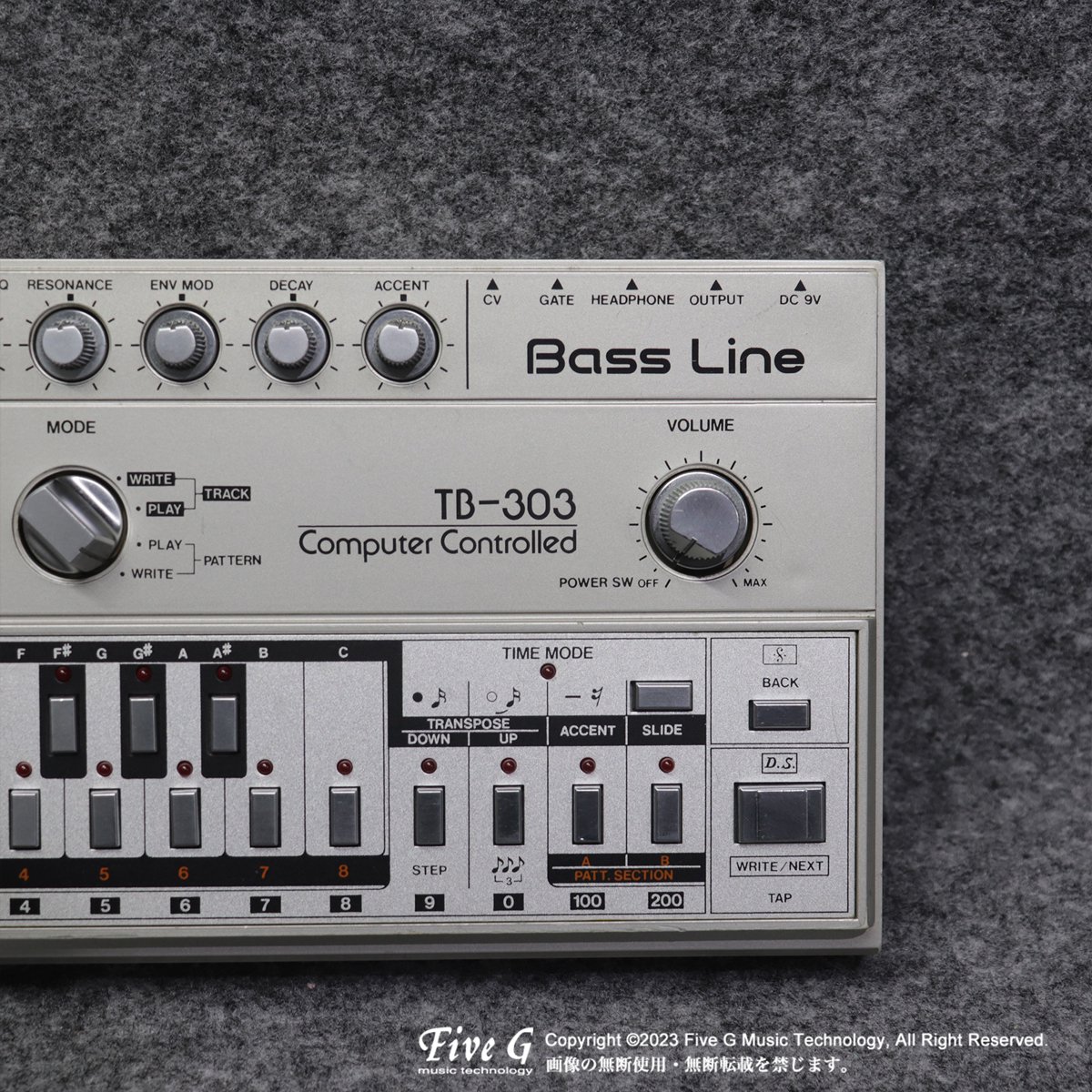 ROLAND TB-303 www.krzysztofbialy.com