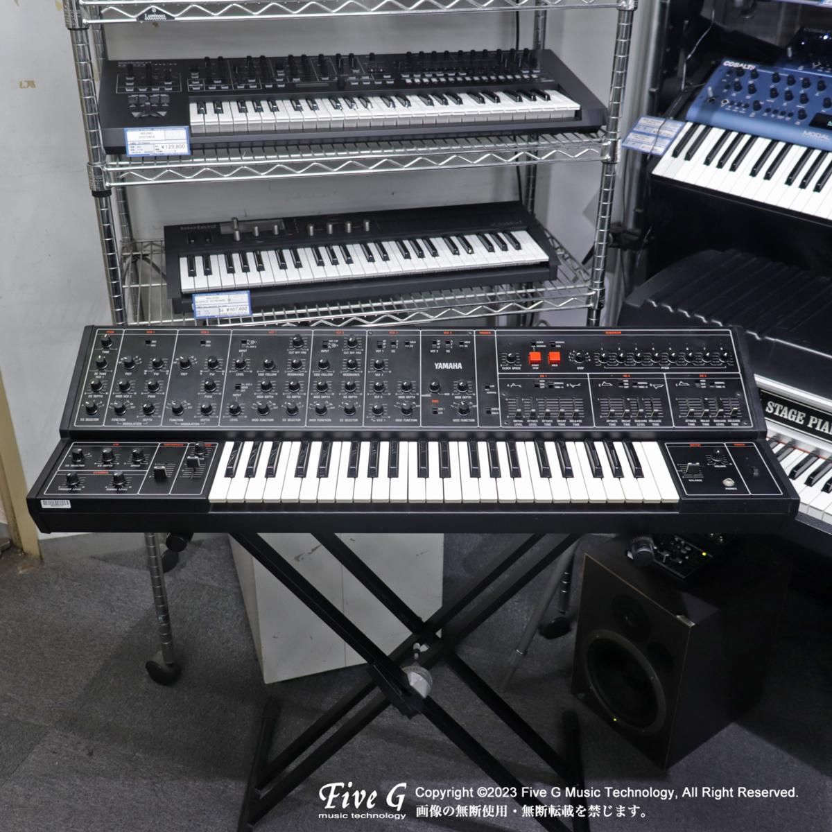 YAMAHAシンセサイザー　CS-30ケース付き