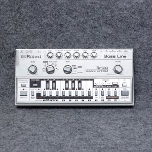 Roland | TB-303š<img class='new_mark_img2' src='https://img.shop-pro.jp/img/new/icons7.gif' style='border:none;display:inline;margin:0px;padding:0px;width:auto;' />
