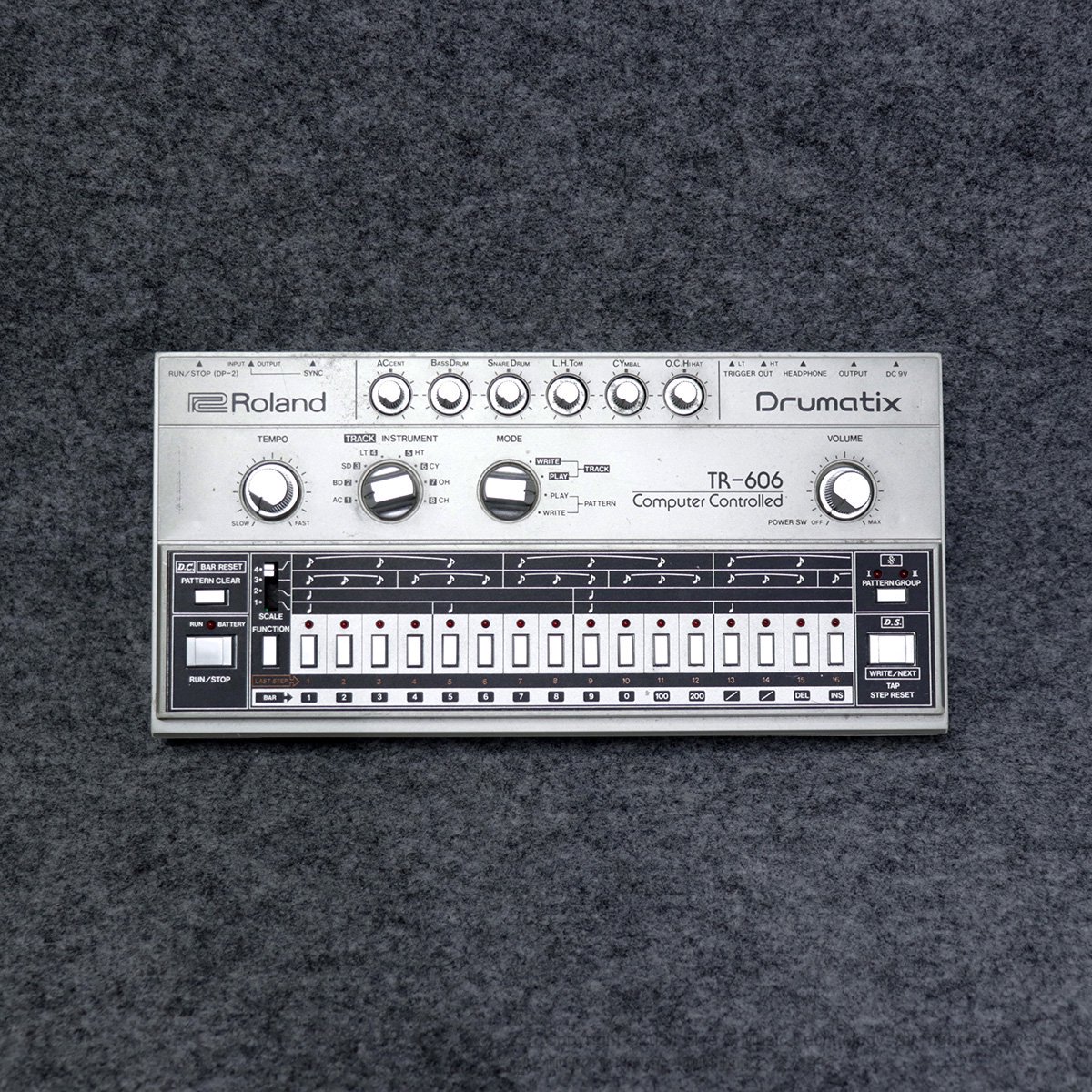 Roland | TR-606 | ヴィンテージ - Vintage - リズムマシン | Five G music technology