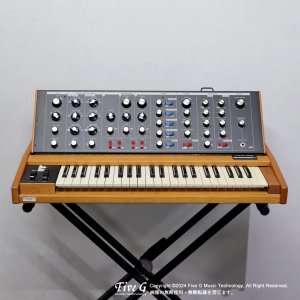 Moog | Minimoog Voyager Old Schoolš<img class='new_mark_img2' src='https://img.shop-pro.jp/img/new/icons7.gif' style='border:none;display:inline;margin:0px;padding:0px;width:auto;' />