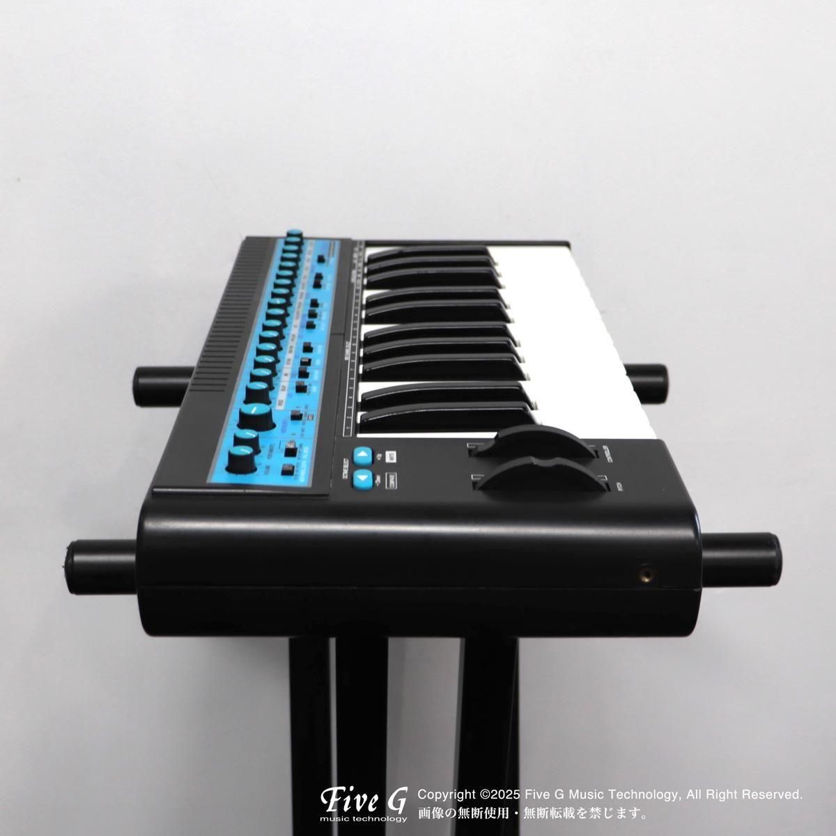**Novation Bass Station - ヴィンテージ感溢れるアナロ… Novation Bass Station | Vintage Synth Explorer