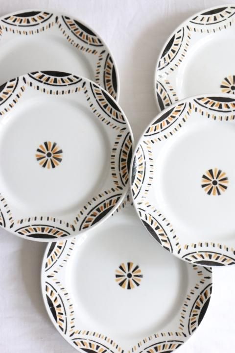 vintage plate 173782054