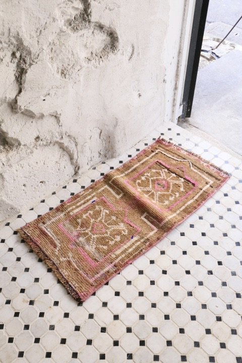 Turkish rug 177769136