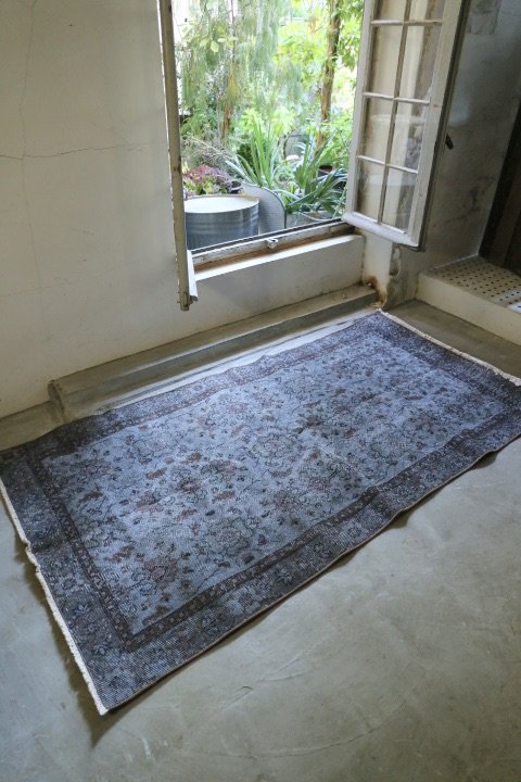 Turkish rug 178610881