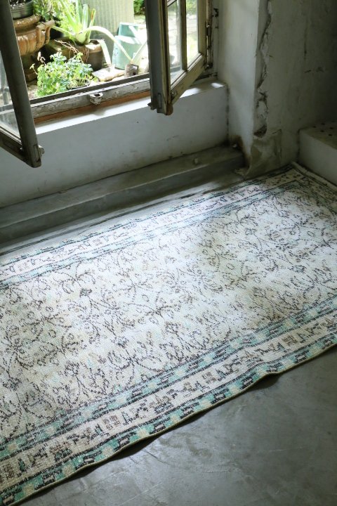 Turkish rug 181190720