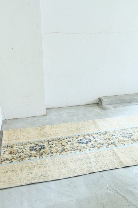 Turkish rug 181190889