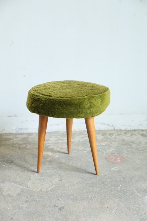 Vintage stool 181581635