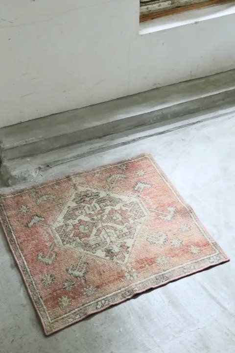 Turkish rug G 181753749