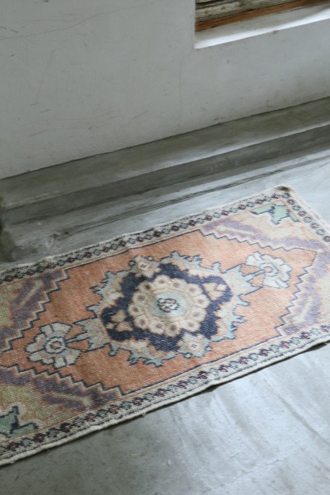 Turkish rug H 181753872