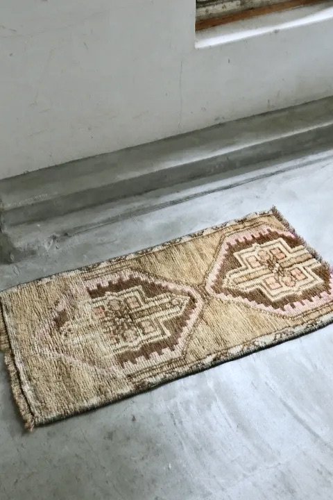 Turkish rug I 181753922