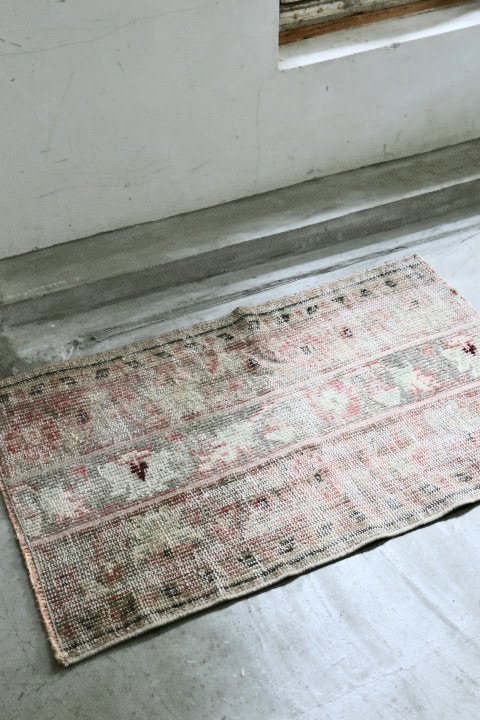Turkish rug K 181753946