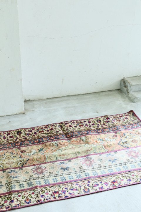 Turkish rug 182075852