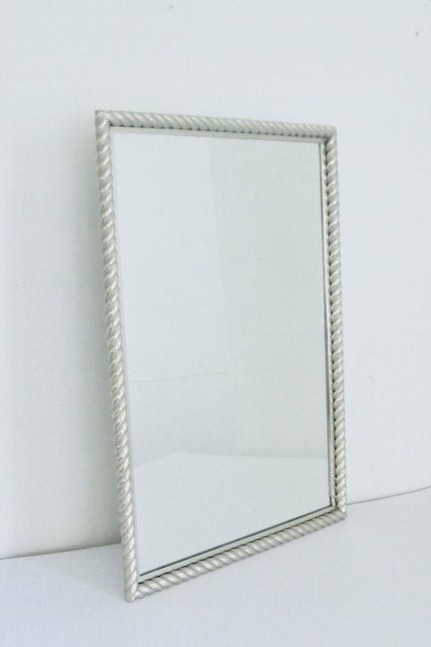 mirror 182396397