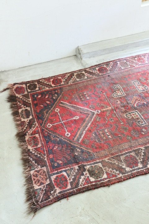 Vintage rug / morocco 182832527