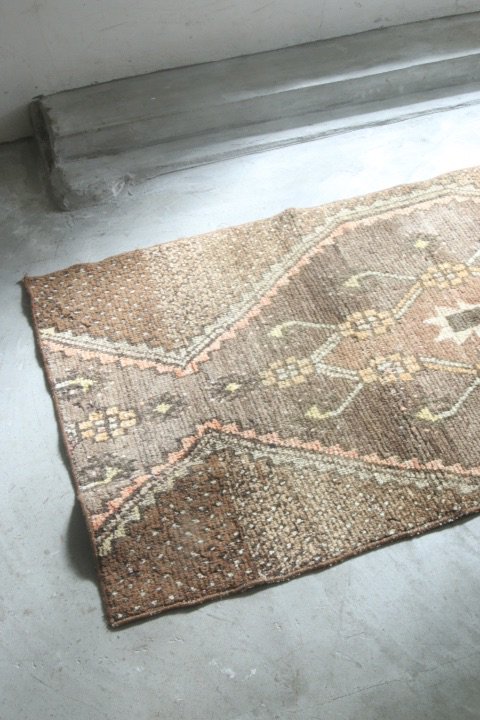 Turkish rug 183170078