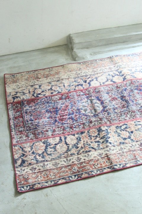 Turkish rug 183295703