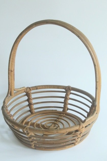 Vintage basket 183928812