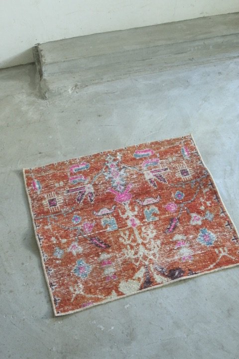 Turkish rug 183946572