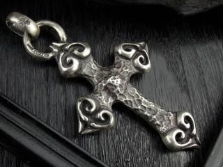 Quarter 4 Heart Chiseled Cross With H.W.O Pendant [P-28]
