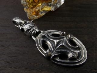 Bulldog & Sculpted Oval Pendant [P-175]
