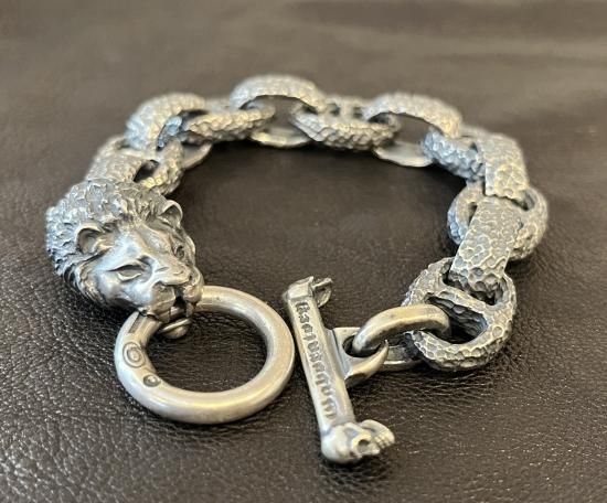 Lion With Chiseled H.W.O & Chiseled Anchor Links Bracelet [B