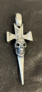 Single Skull Dagger Round Bottom Pendant [P-41]