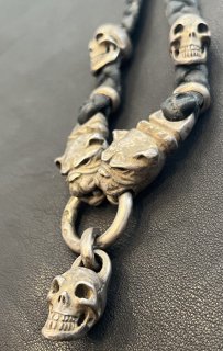 Single Skull & 2 Old Bulldogs With braid leather necklace On 2 Skulls [N-61]