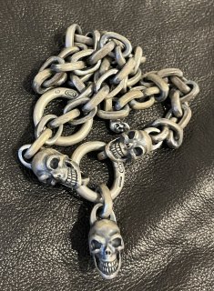 Single Slant Head Skull With 2 Single Slant Head Skulls & Small Oval Chain Links Necklace [N-161]