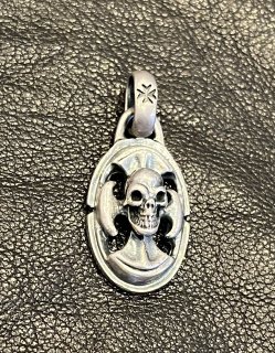 Quarter Battle-Ax On Skull With H.W.O Pendant [P-265]