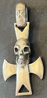 Skull with round zip cross Pendant [P-207]