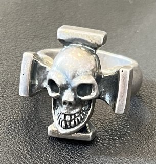 Half Skull On Square Hammer Cross Ring [R-102]