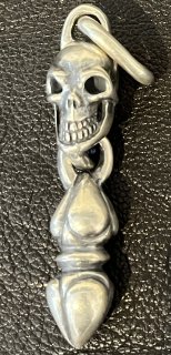 Single Skull With Noodle Pendant [P-136]