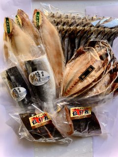【国産・天然】村上塩引き鮭と干物のファミリーセット
