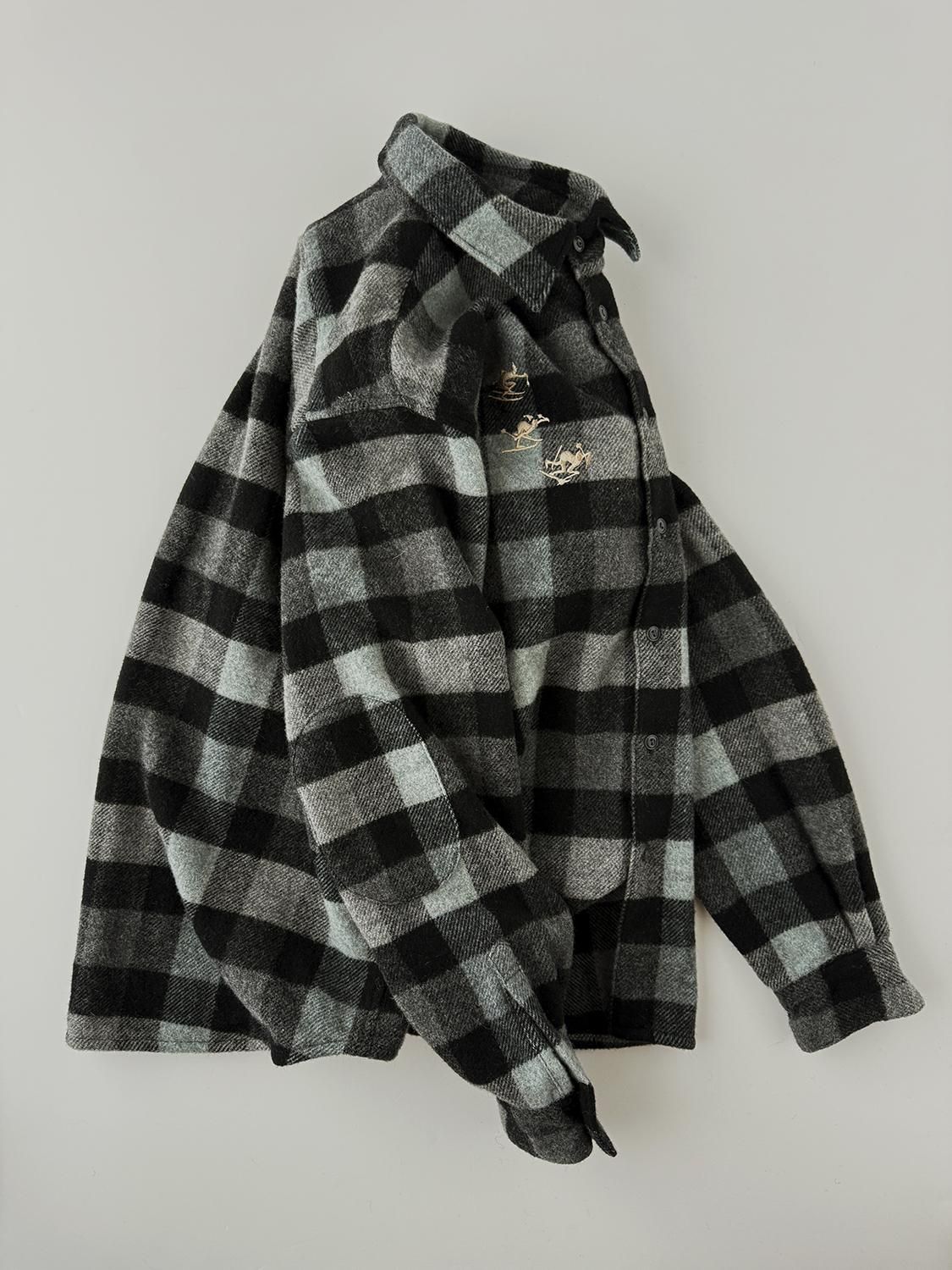 <img class='new_mark_img1' src='https://img.shop-pro.jp/img/new/icons1.gif' style='border:none;display:inline;margin:0px;padding:0px;width:auto;' />FREERIDING SHIRT