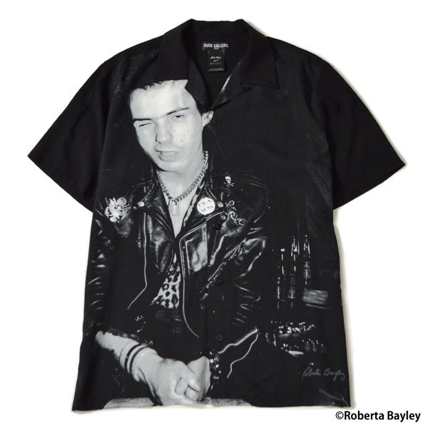 <img class='new_mark_img1' src='https://img.shop-pro.jp/img/new/icons20.gif' style='border:none;display:inline;margin:0px;padding:0px;width:auto;' />ROBERTA BAYLEY SS SHIRTS - Sid sitting