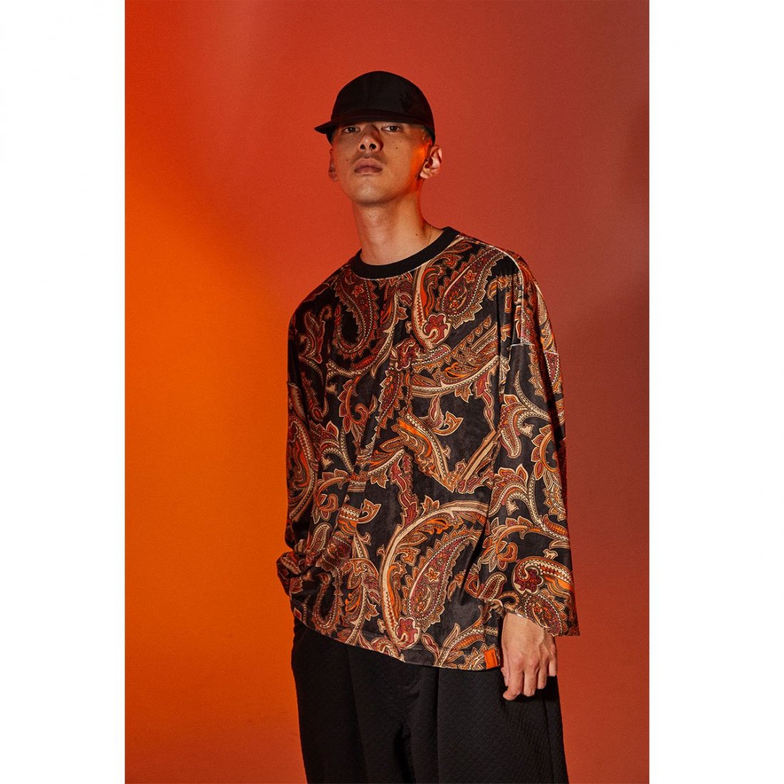 TIGHT BOOTH- PAISLEY VELOR LONG SLEEVE - STRANGLE