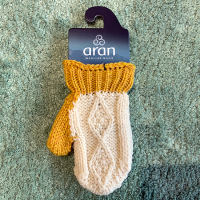 <b>ARAN WOOLLEN MILLS</b></br>Gloves<br>Yellow×White<img class='new_mark_img2' src='https://img.shop-pro.jp/img/new/icons1.gif' style='border:none;display:inline;margin:0px;padding:0px;width:auto;' />