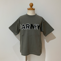 <b>THE PARK SHOP</b></br>22ss PARMY REPAIR TEE<br>olive<img class='new_mark_img2' src='https://img.shop-pro.jp/img/new/icons1.gif' style='border:none;display:inline;margin:0px;padding:0px;width:auto;' />